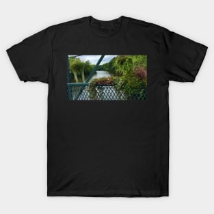 Flower Bridge in Simsbury CT T-Shirt